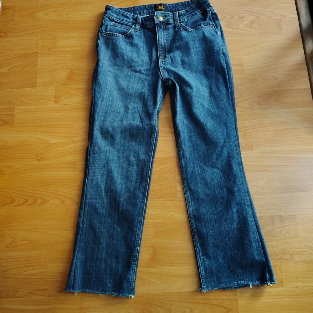Lee Straight Leg Jeans Women’s Size 6 Raw Hem Medium Wash